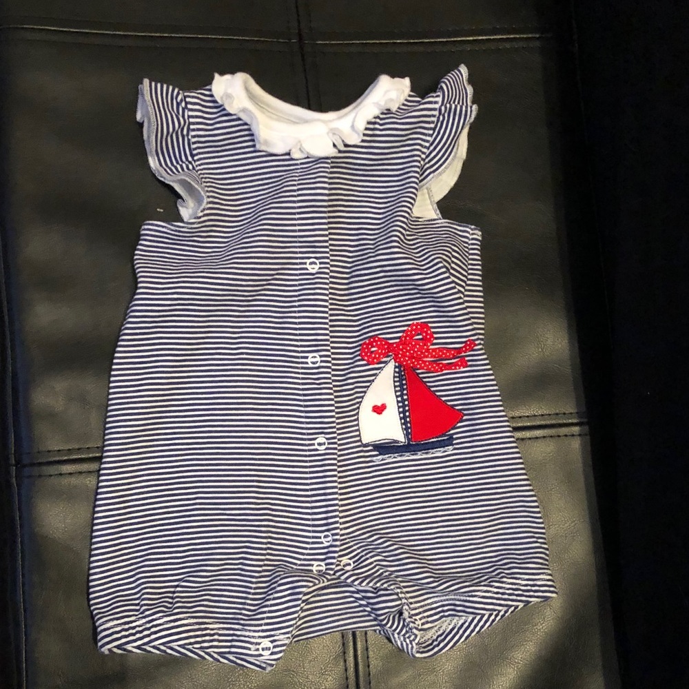2 bodysuits